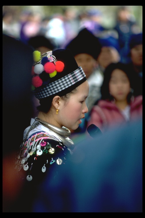 Yee Her, singing kwv txhiaj, Rancho Cordova, 1984